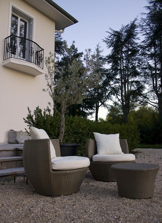 La Maison De Roussille Bed & Breakfast Francheville  ภายนอก รูปภาพ